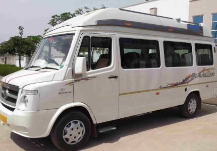 12 Seater Urbania Traveller